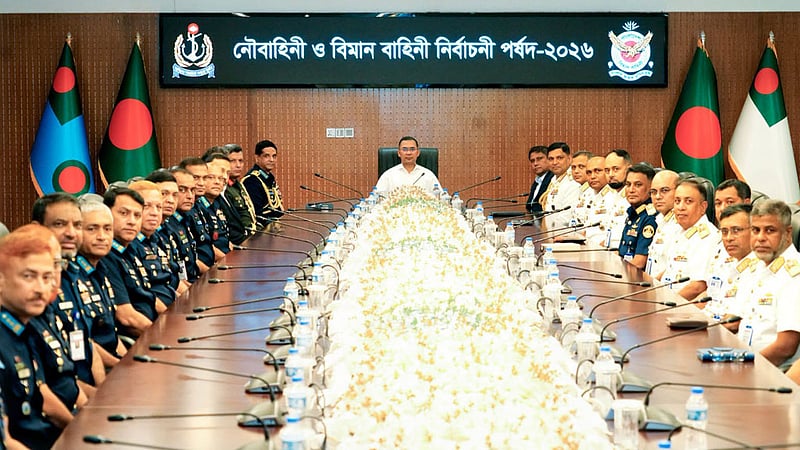 নৌ ও বিমান বাহিনীর পদোন্নতিতে ‘দক্ষতা, বিশ্বস্ততা ও আনুগত্যে’ জোর প্রধানমন্ত্রীর