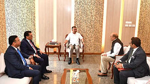 হাদি হত্যার আসামি ও হাসিনাকে দ্রুত ফিরিয়ে দেওয়ার দাবি ঢাকার
