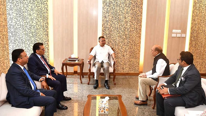হাদি হত্যার আসামি ও হাসিনাকে দ্রুত ফিরিয়ে দেওয়ার দাবি ঢাকার