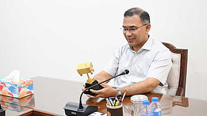 বিশ্ব চ্যাম্পিয়ন হওয়া শিক্ষার্থীদের রোবটটি দেখলেন প্রধানমন্ত্রী, দিলেন সহায়তার আশ্বাস
