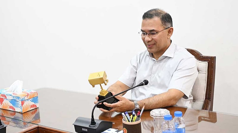 বিশ্ব চ্যাম্পিয়ন হওয়া শিক্ষার্থীদের রোবটটি দেখলেন প্রধানমন্ত্রী, দিলেন সহায়তার আশ্বাস