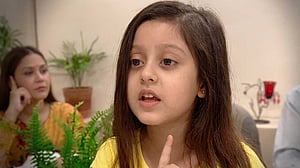 চাপিয়ে দেওয়া সম্মতি: ভাইরাল শিশুদের বাঁচাবে কে?