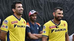 শামিকে নিয়ে ‘ভারতের ভাবনা ভিন্ন’, হাল ছাড়তে মানা জাহিরের