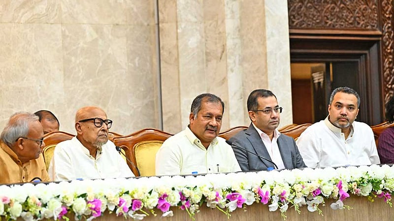 সরকারের প্রথম ১৮০ দিন ধ্বংস্তূপের জঞ্জাল পরিষ্কার করার পর্ব: তথ্যমন্ত্রী