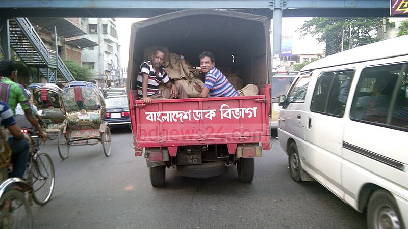 নির্বাচন: যান চলাচলে নিষেধাজ্ঞা থেকে ছাড় পেল ডাক বিভাগ
