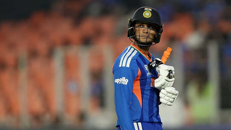 আভিশেককে বিরতি দিতে বললেন শেবাগ
