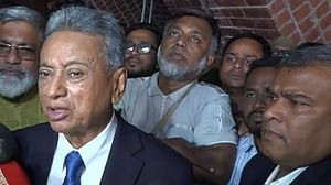 সংবিধান পরিবর্তন ছাড়া সংস্কার পরিষদের শপথ নেওয়ার সুযোগ নেই: আমীর খসরু