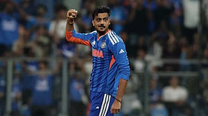আকসার কেন বাদ, ভারতের হারের পর তোলপাড়