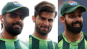 বাবর, আফ্রিদি ও শাদাবকে অবসর নিতে বললেন ইউসুফ