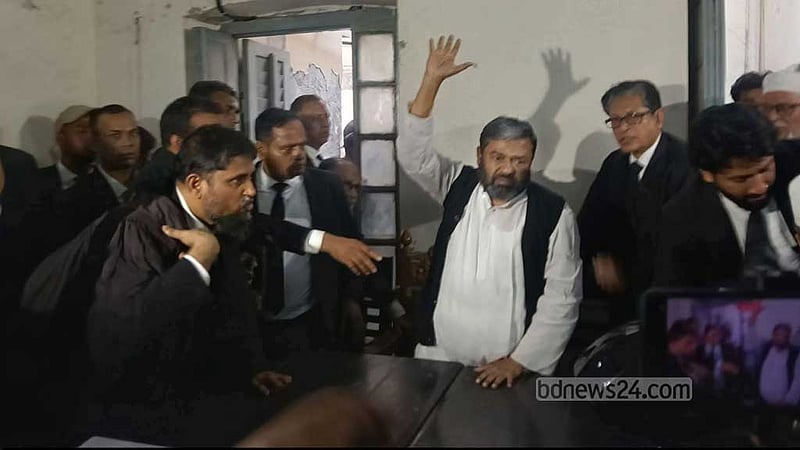 আত্মসমর্পণের পর জামিন পেলেন বরিশাল আওয়ামী লীগের সাধারণ সম্পাদক