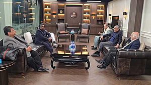 চূড়ান্ত সিদ্ধান্তের জন্য প্রধানমন্ত্রীর সঙ্গে কথা বলবেন পিসিবি প্রধান