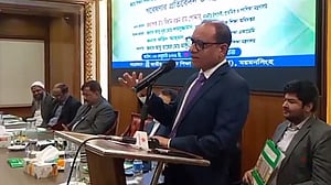 প্রতিটি স্কুলকে স্বায়ত্তশাসিত প্রতিষ্ঠান হিসেবে গড়ে তুলতে হবে: গণশিক্ষা উপদেষ্টা