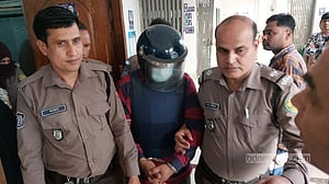 ‘গৃহকর্মী নির্যাতন’: বিমানের সাবেক এমডির রিমান্ড কেন নয়, প্রশ্ন আদালতের