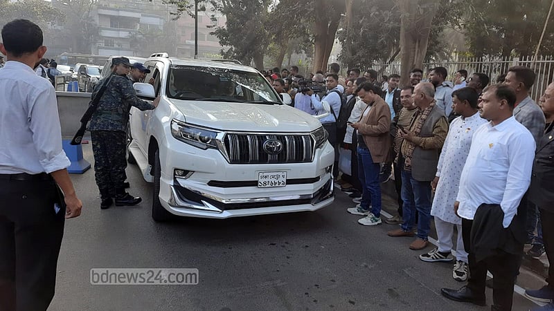 সংসদ ভবনে আসছেন নির্বাচিতরা, শপথের অপেক্ষা
