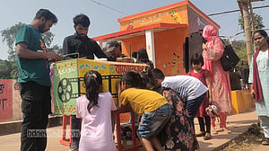 বইমেলা: বায়োস্কোপ আর পাপেট থিয়েটারে রঙিন হল শিশুপ্রহর