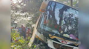 বরিশালে বাসচাপায় গ্রামীণ ব্যাংক কর্মকর্তা নিহত