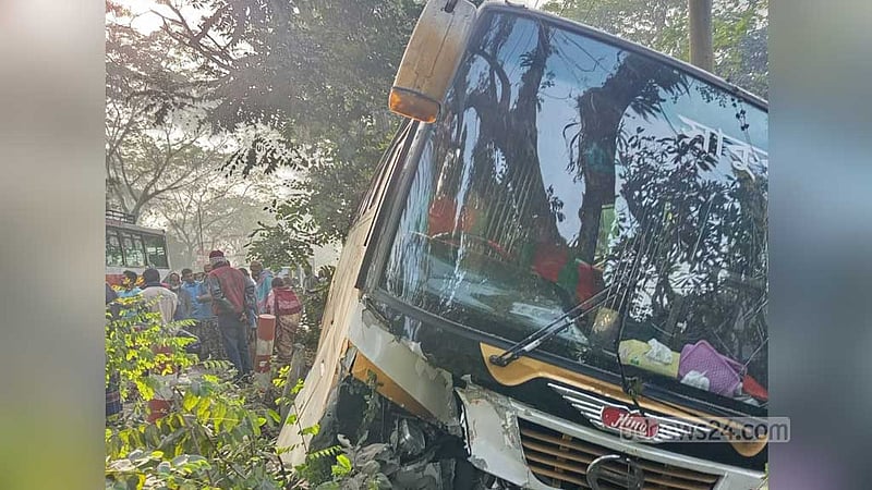বরিশালে বাসচাপায় গ্রামীণ ব্যাংক কর্মকর্তা নিহত