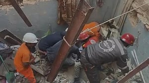 করাচিতে গ্যাস বিস্ফোরণে ভবন ধসে ১৬ জন নিহত