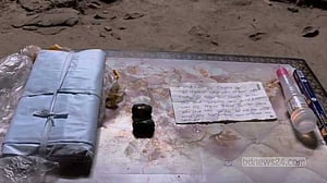 চাঁদপুরে কাফনের কাপড় পাঠিয়ে ইউপি চেয়ারম্যানকে প্রাণনাশের হুমকি