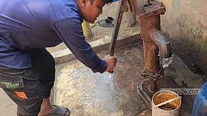কক্সবাজারে ফুরোচ্ছে ভূগর্ভস্থ সুপেয় পানি, বাড়ছে পানির বাজার