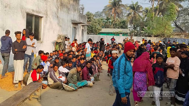 চন্দনাইশে ‘বার্মা কলোনিতে’ অভিযান, ৩৩৯ রোহিঙ্গা আটক