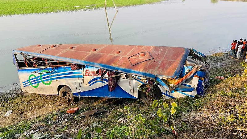 জানুয়ারিতে সড়কে ঝরেছে ৫৪৬ প্রাণ
