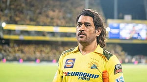 মানহানির মামলা: যে কারণে ধোনিকে ১০ লাখ রুপি দিতে নির্দেশ আদালতের
