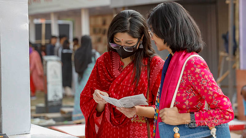 দ্বিতীয় দিনেই জমে উঠছে একুশে বইমেলা