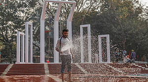 ভাষা শহীদদের শ্রদ্ধা জানাতে শহীদ মিনারে প্রস্তুতি