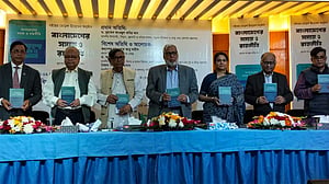 আলোয় এল উপদেষ্টা ফাওজুলের ‘বাংলাদেশের সমাজ ও রাজনীতি’