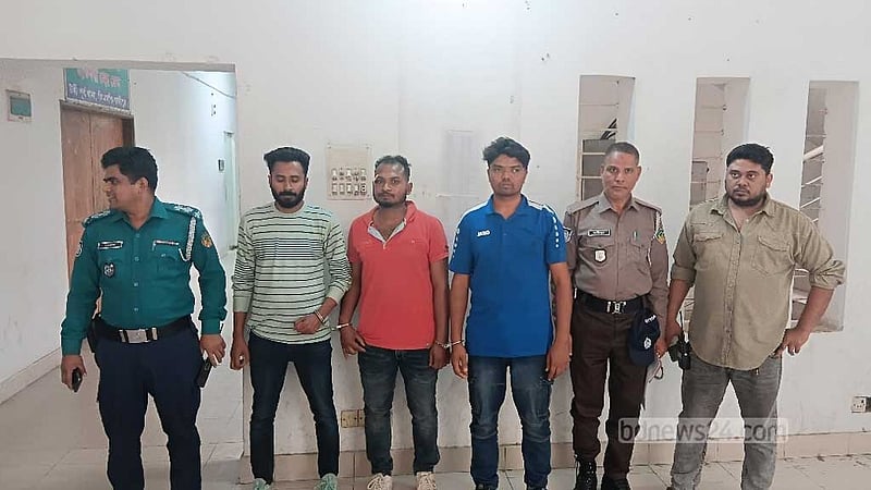 গাজীপুরে গুলি-হাতবোমা ফাটিয়ে ‘১০ লাখ টাকা লুট’, ৩ যুবক কারাগারে