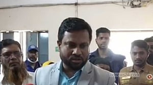 এক ঘণ্টা লাইনে দাঁড়িয়ে থেকে নারী জানলেন তার ভোট দেওয়া হয়ে গেছে
