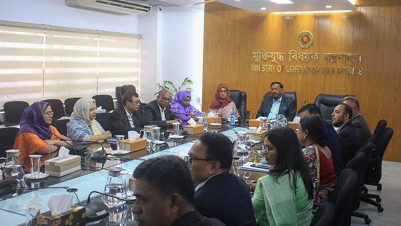 মুক্তিযোদ্ধাদের সর্বোচ্চ সম্মানের নির্দেশ মন্ত্রীর