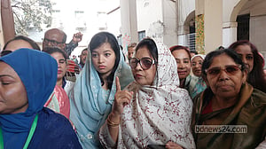 ইশরাকের জয়ের আশায় মা ইশমত আরা