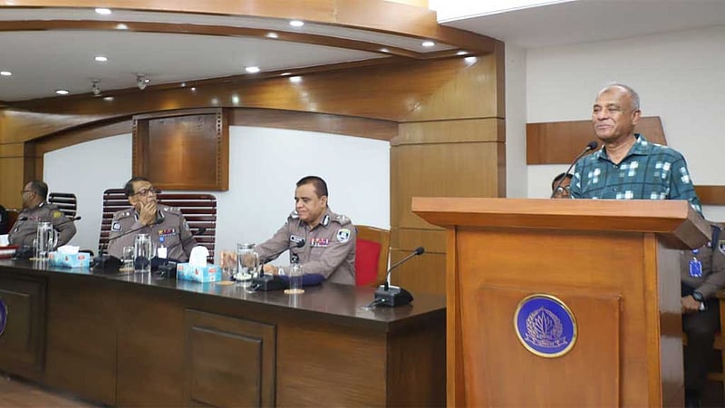 পুলিশ আজ যথেষ্ট সম্মানজনক পর্যায়ে: বিদায়বেলায় স্বরাষ্ট্র উপদেষ্টা