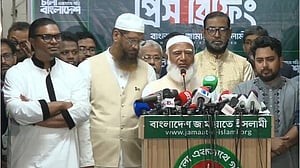 ফল ‘ঝুলিয়ে’ রাখার অভিযোগ জামায়াত আমিরের