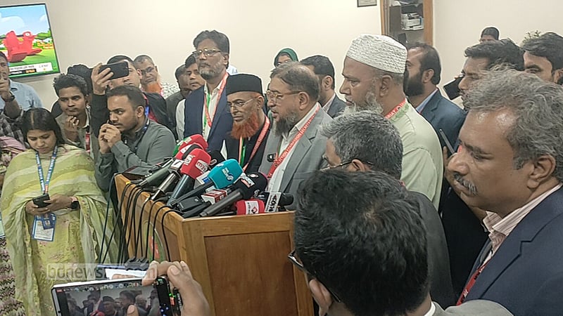 অনিয়মের নালিশ: ৩ আসনে 'বিশৃঙ্খল কেন্দ্র', ভোট স্থগিত চায় ১১ দলীয় জোট