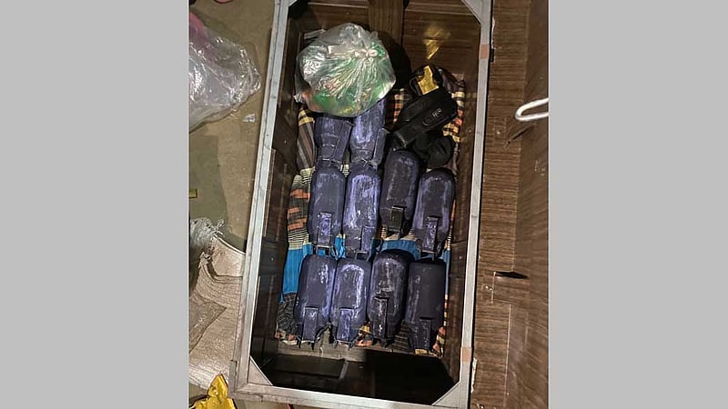 যশোরে অভিযানে গ্রেনেড, পিস্তল ও গুলি উদ্ধার