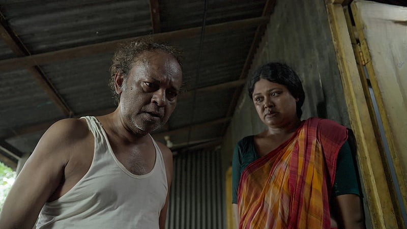‘জ্বীনের বাচ্চা’: ইমরান এবার ক্যামেরার পেছনে