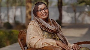 জয়নুল আবদিন ফারুকের স্ত্রী কানিজ ফাতেমা মারা গেছেন