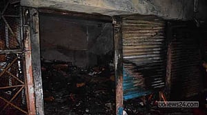 খুলনায় মার্কেটে আগুনে পুড়ল ১০ দোকান