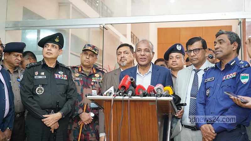 ‘নির্বাচন উৎসবমুখর হবে, কোনো শঙ্কা নেই’: খুলনায় স্বরাষ্ট্র উপদেষ্টা