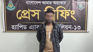 সড়কে সাবেক সেনাসদস্য নিহতের ঘটনায় ট্রাকচালক গ্রেপ্তার