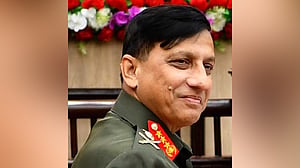 সেনাবাহিনীর শীর্ষ পর্যায়ে আরও রদবদল, নতুন কিউএমজি শাহীনুল হক
