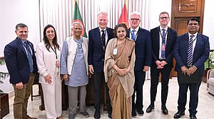 প্রধান উপদেষ্টার সঙ্গে আইআরআই নির্বাচন পর্যবেক্ষক দলের সাক্ষাৎ