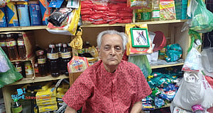 'ভিনদেশি ভাষার প্রভাব মেনে নিতে কষ্ট হয়'