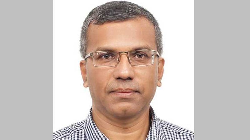 পোশাক ব্যবসায়ী থেকে গভর্নর মোস্তাকুর রহমান