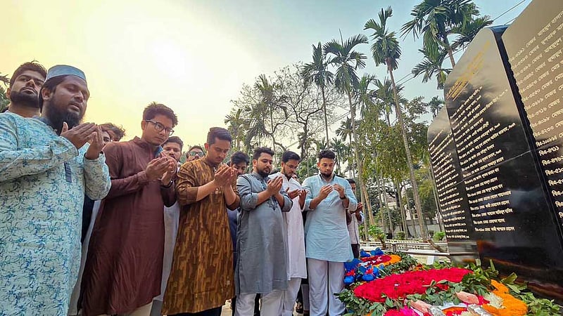 রাষ্ট্রপতিকে অভিশংসন ও গ্রেপ্তারের দাবি তুললেন নাহিদ