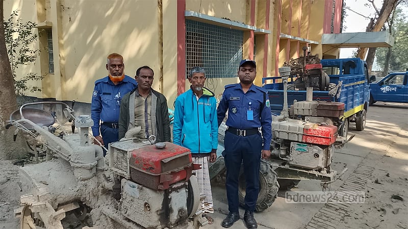 নওগাঁয় চুরি হওয়া ৪ পাওয়ার টিলার-পিকআপ উদ্ধার, গ্রেপ্তার ২