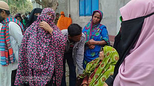 নড়াইলে ৪ খুন: সংঘাত এড়াতে বাবা-ছেলে গ্রাম ছেড়েছিলেন, রক্ষা হল না